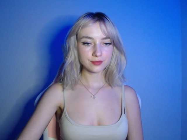 LuciaGlow live cam on BongaCams