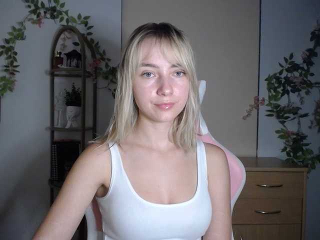 LuciaGlow live cam on BongaCams