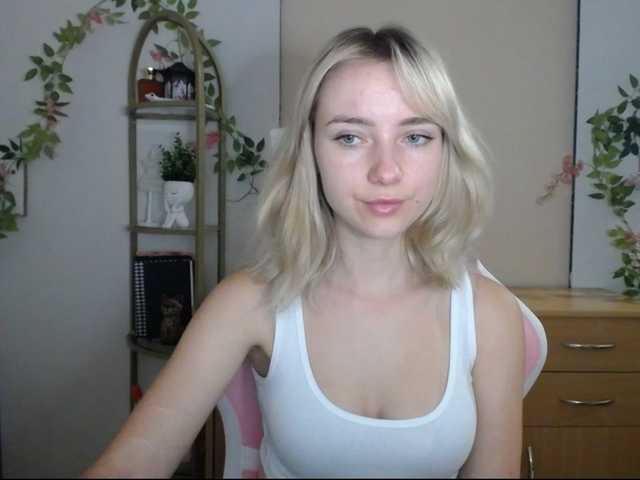 LuciaGlow live cam on BongaCams