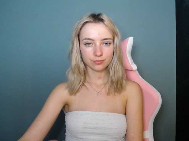 LuciaGlow live cam on BongaCams