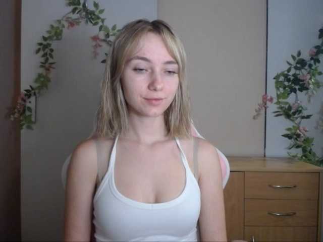 LuciaGlow live cam on BongaCams
