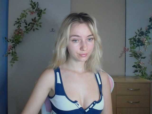 LuciaGlow live cam on BongaCams