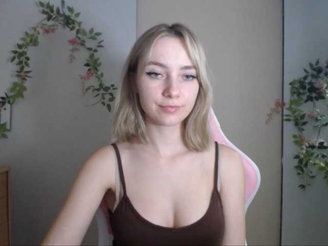 LuciaGlow live cam on BongaCams