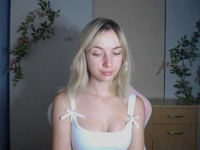 LuciaGlow live cam on BongaCams