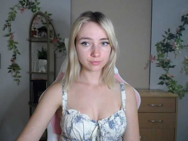 LuciaGlow live cam on BongaCams