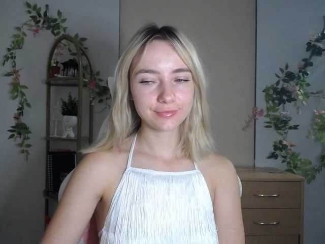 LuciaGlow live cam on BongaCams