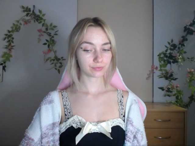 LuciaGlow live cam on BongaCams