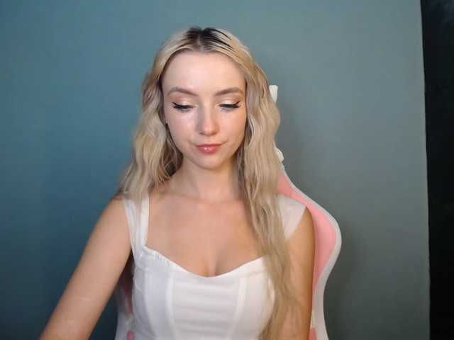 LuciaGlow live cam on BongaCams