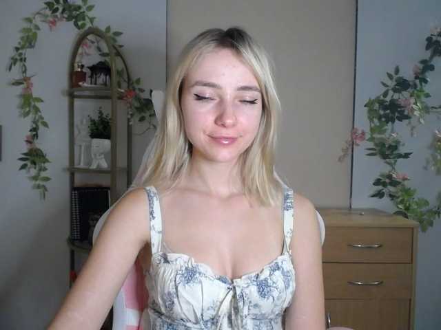 LuciaGlow live cam on BongaCams