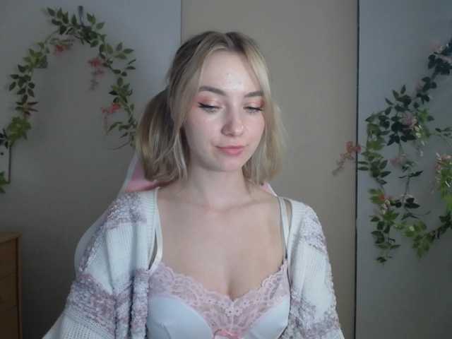 LuciaGlow live cam on BongaCams