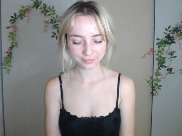 LuciaGlow live cam on BongaCams