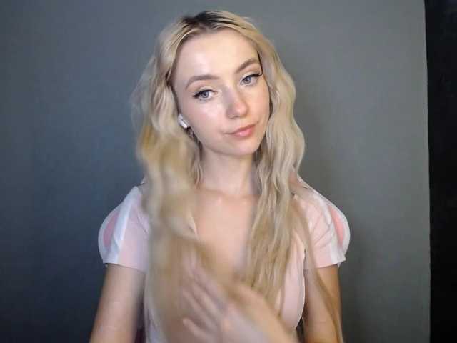 LuciaGlow live cam on BongaCams