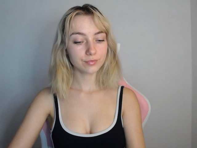 LuciaGlow live cam on BongaCams