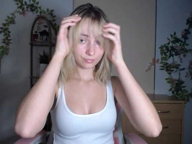 LuciaGlow live cam on BongaCams