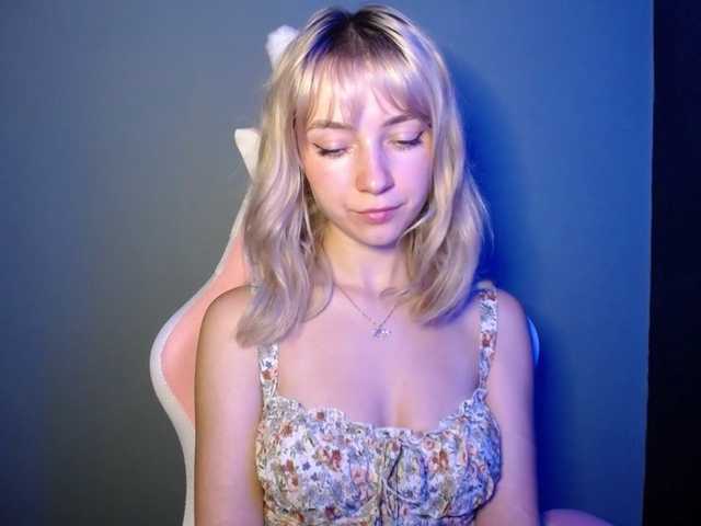 LuciaGlow live cam on BongaCams