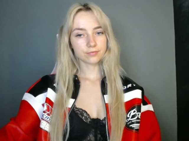 LuciaGlow live cam on BongaCams
