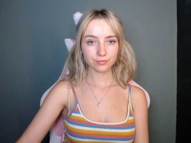 LuciaGlow live cam on BongaCams