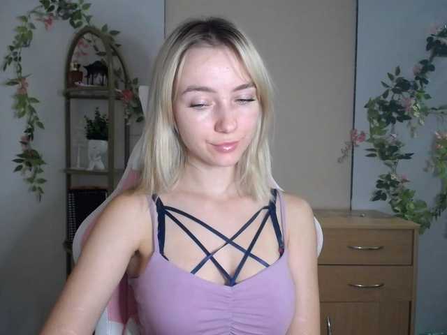 LuciaGlow live cam on BongaCams