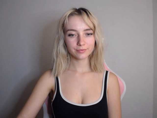 LuciaGlow live cam on BongaCams