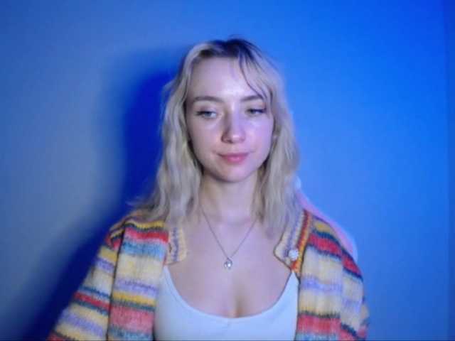 LuciaGlow live webcam show