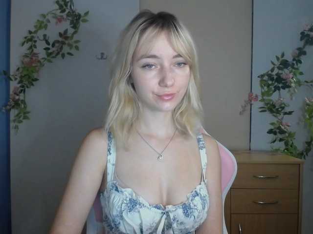LuciaGlow live cam on BongaCams