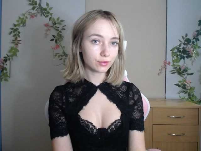 LuciaGlow live cam on BongaCams