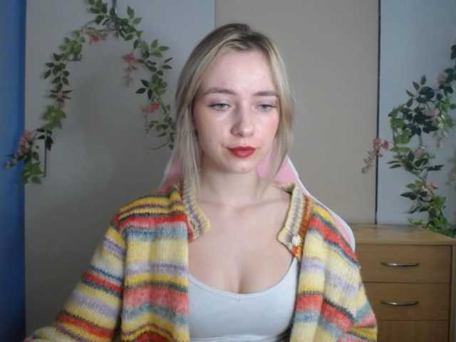 LuciaGlow live cam on BongaCams