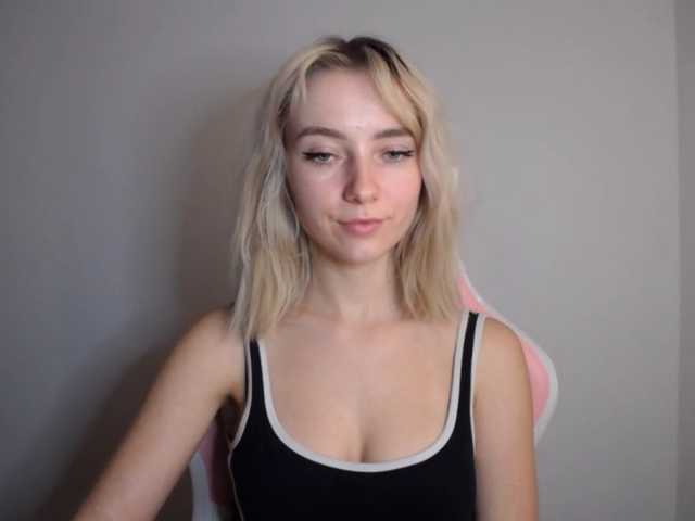 LuciaGlow live cam on BongaCams