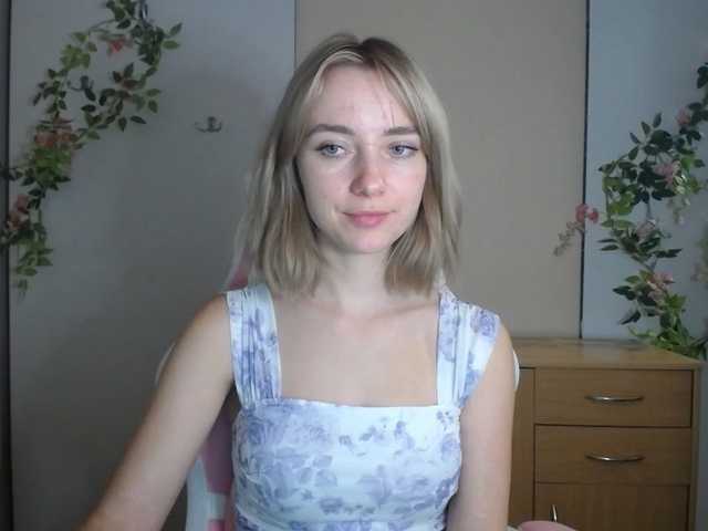 LuciaGlow live cam on BongaCams