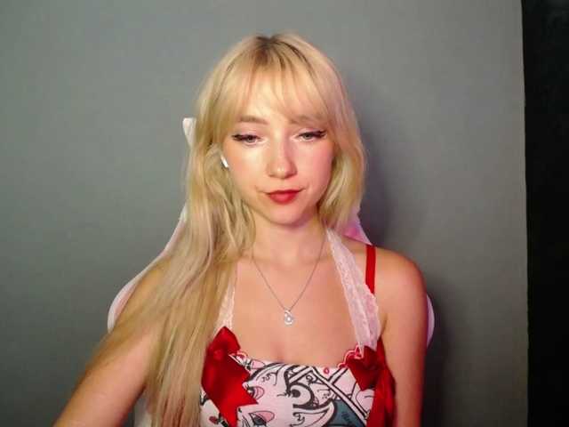 LuciaGlow live cam on BongaCams