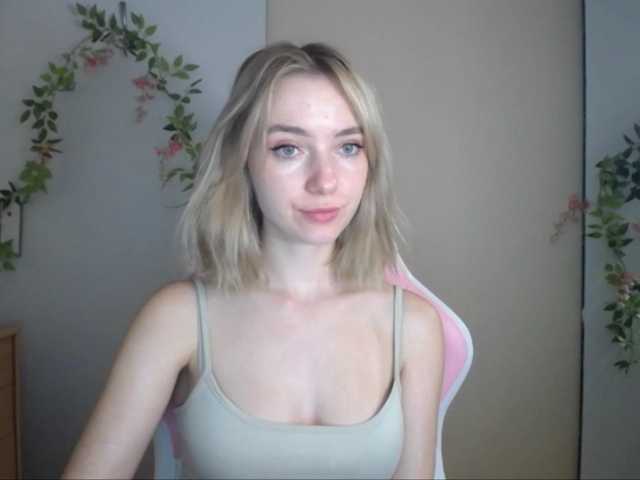 LuciaGlow live cam on BongaCams