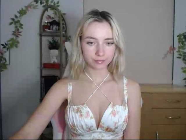 LuciaGlow live cam on BongaCams