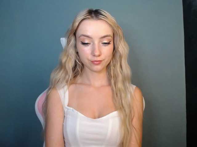 LuciaGlow live cam on BongaCams
