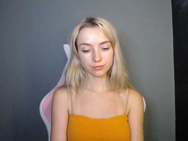 LuciaGlow live cam on BongaCams