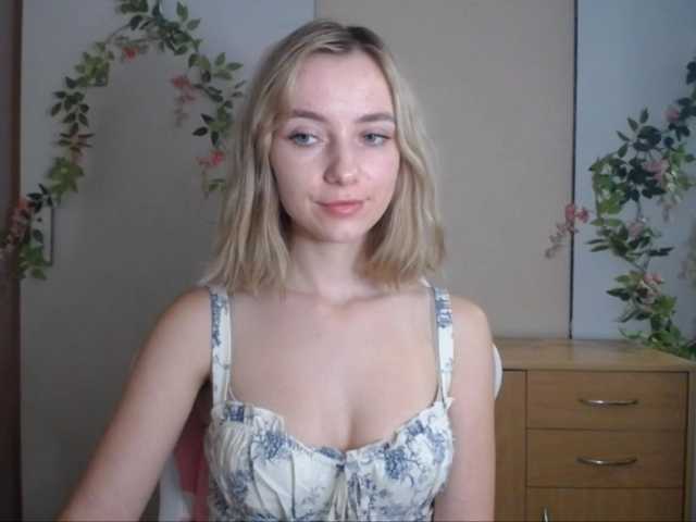 LuciaGlow live cam on BongaCams