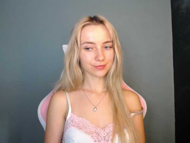 LuciaGlow live cam on BongaCams