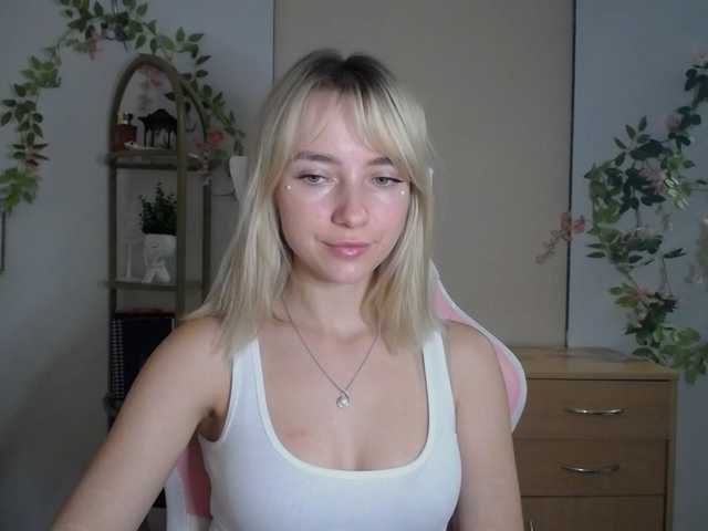 LuciaGlow live cam on BongaCams
