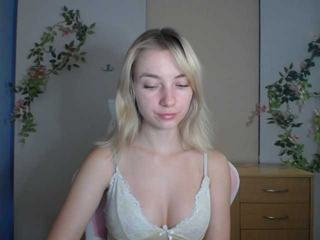 LuciaGlow live cam on BongaCams
