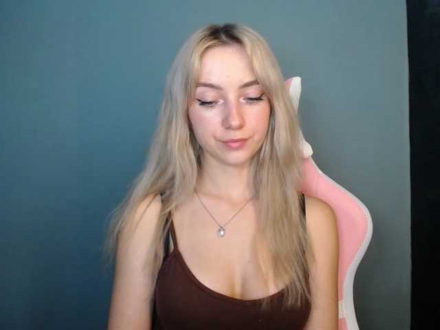 LuciaGlow live cam on BongaCams