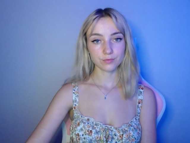 LuciaGlow live cam on BongaCams