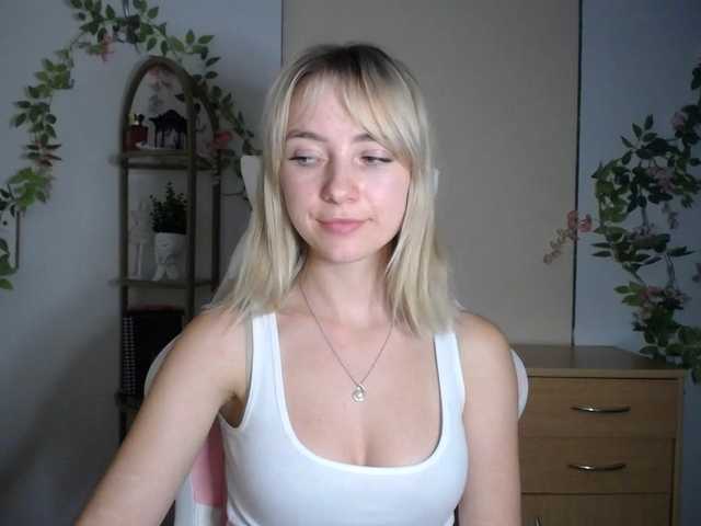 LuciaGlow live cam on BongaCams