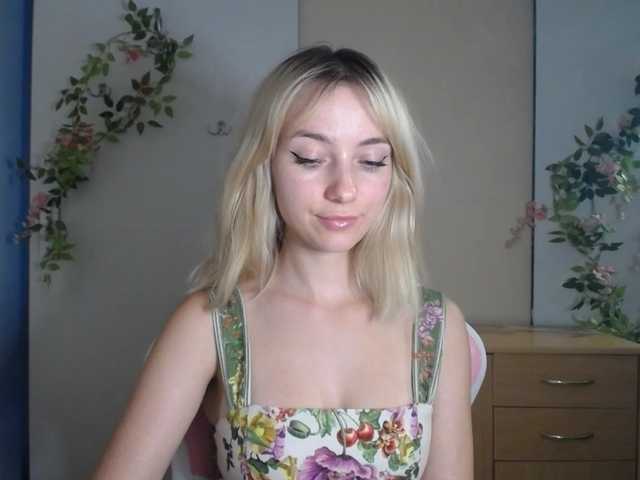 LuciaGlow live cam on BongaCams