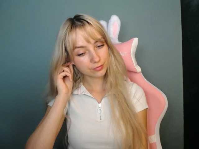 LuciaGlow live cam on BongaCams