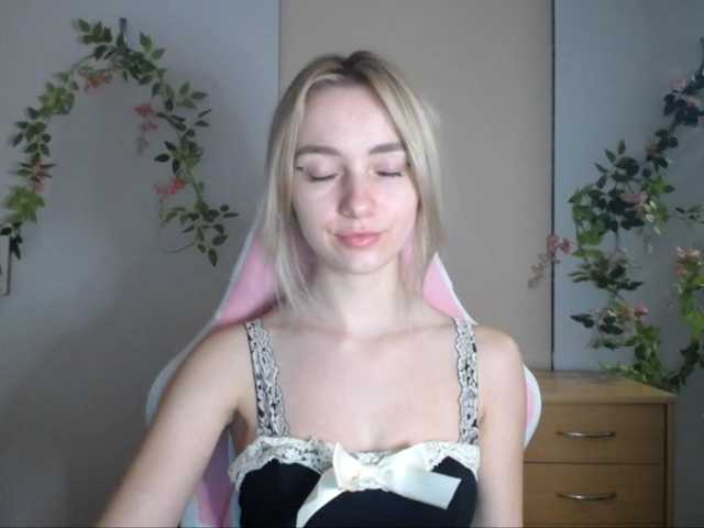 LuciaGlow live cam on BongaCams
