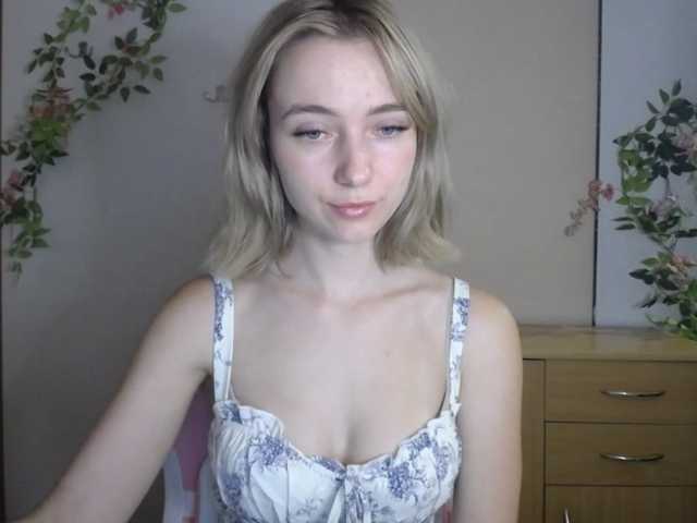 LuciaGlow live cam on BongaCams