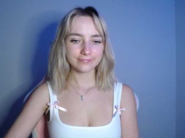 LuciaGlow live webcam show