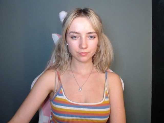 LuciaGlow live cam on BongaCams