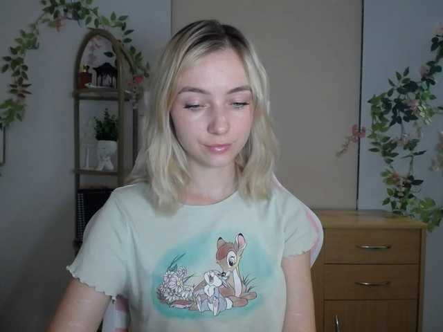 LuciaGlow live cam on BongaCams