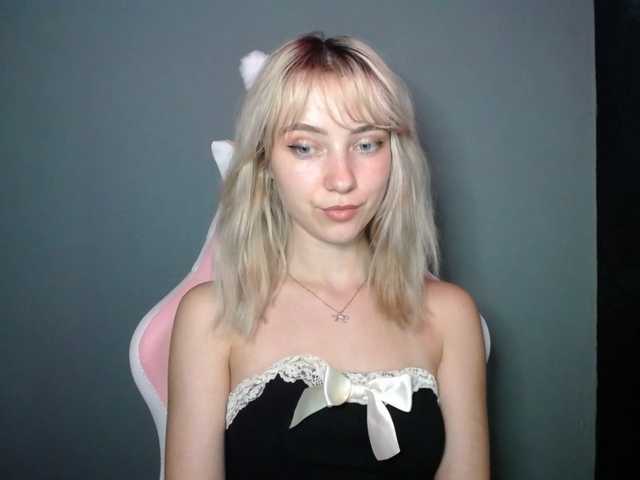 LuciaGlow live cam on BongaCams