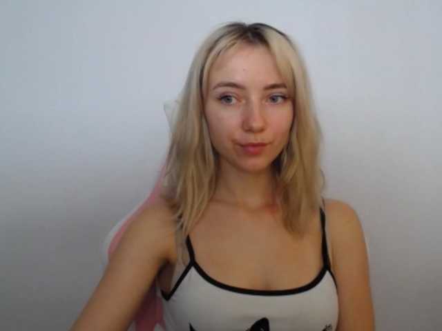 LuciaGlow live cam on BongaCams